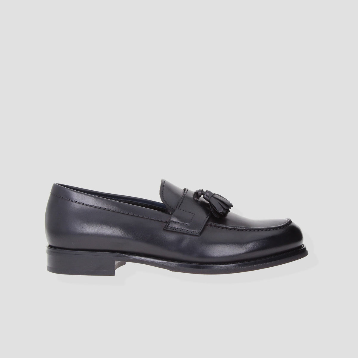LV85604 CRUST CALFSKIN LOAFER Men